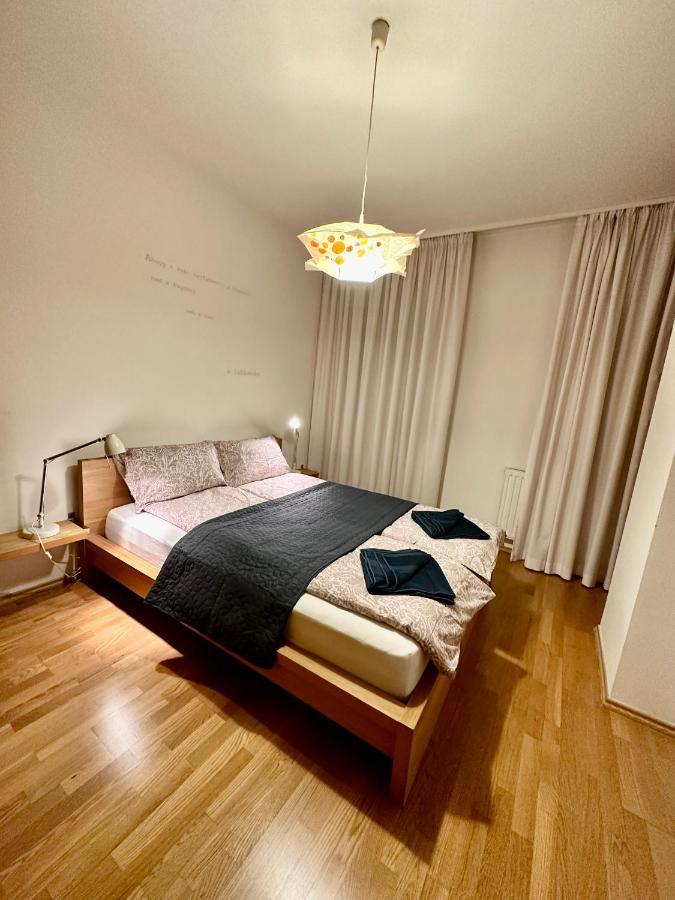 Central Apartment With Balcony Budapesta Exterior foto