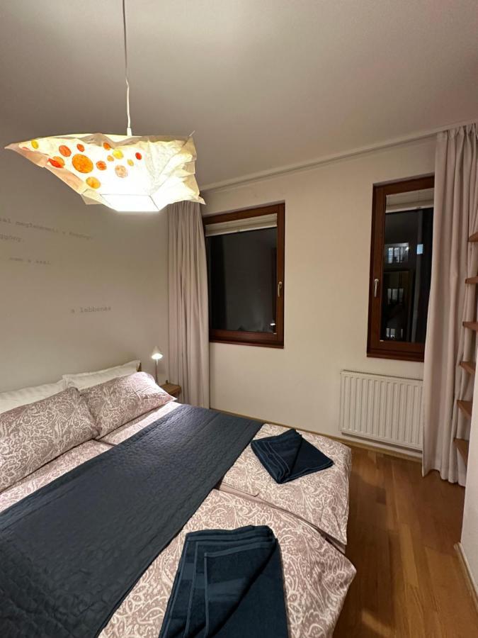 Central Apartment With Balcony Budapesta Exterior foto