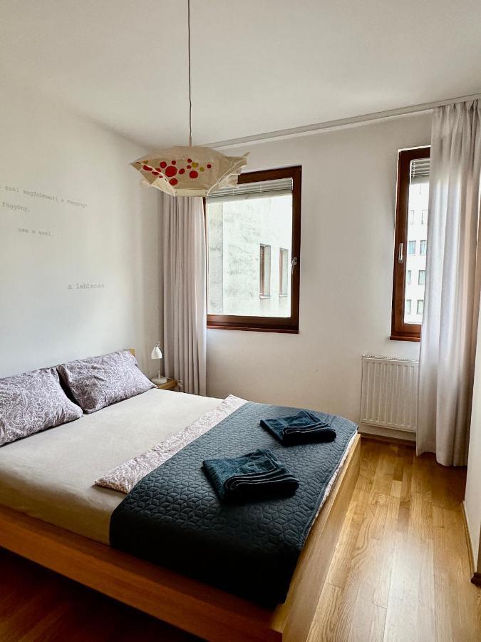 Central Apartment With Balcony Budapesta Exterior foto