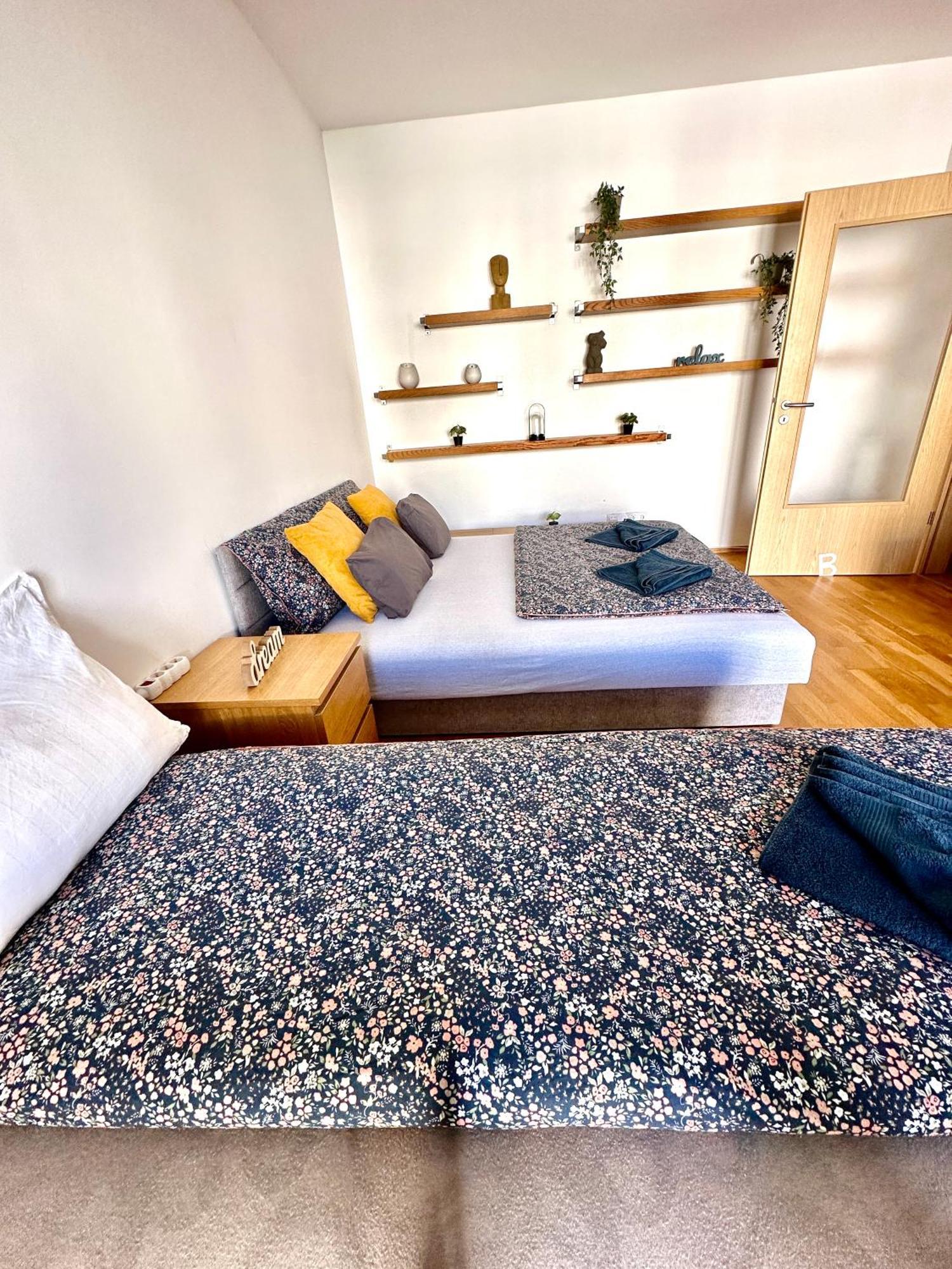 Central Apartment With Balcony Budapesta Exterior foto