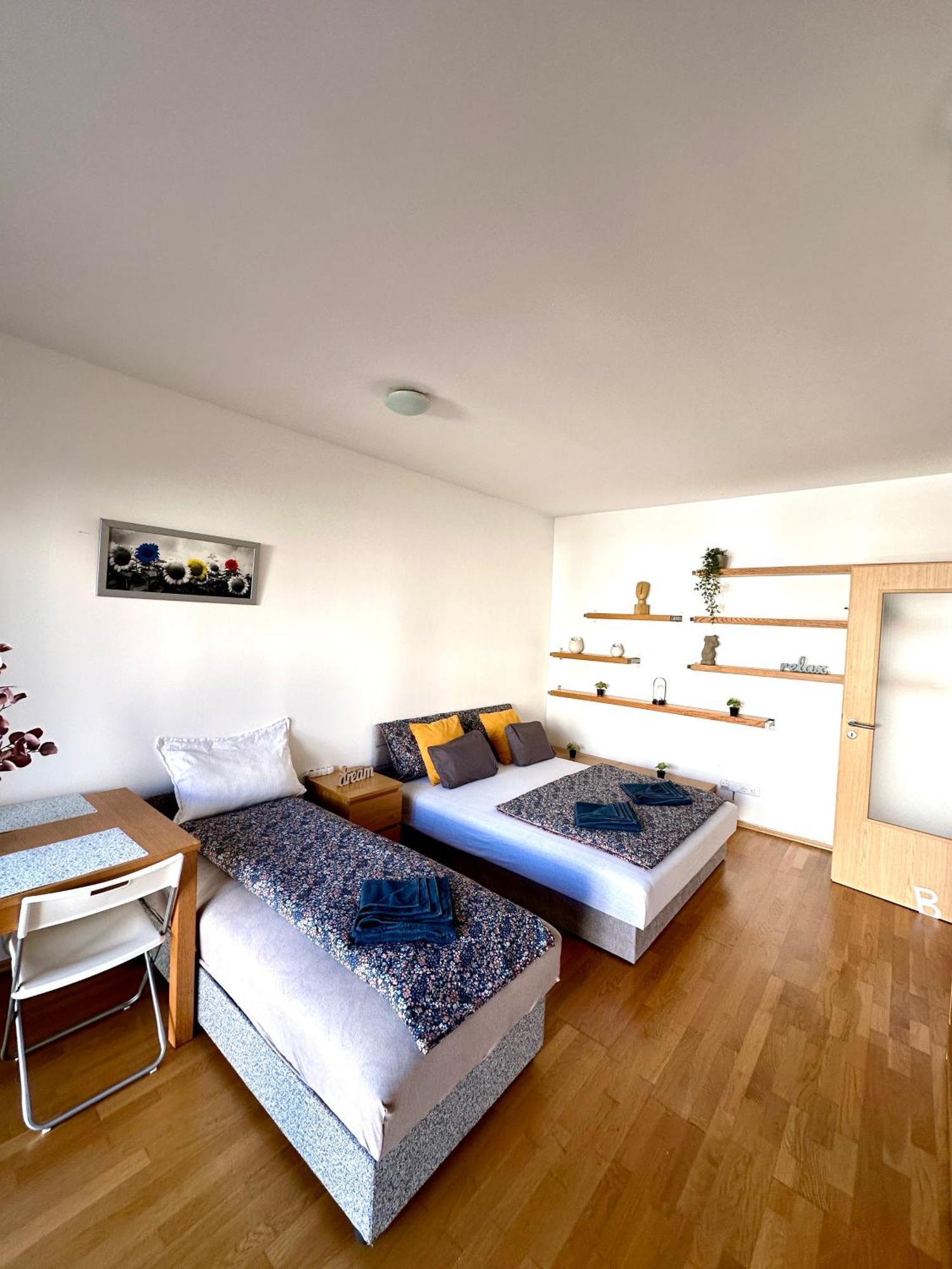 Central Apartment With Balcony Budapesta Exterior foto