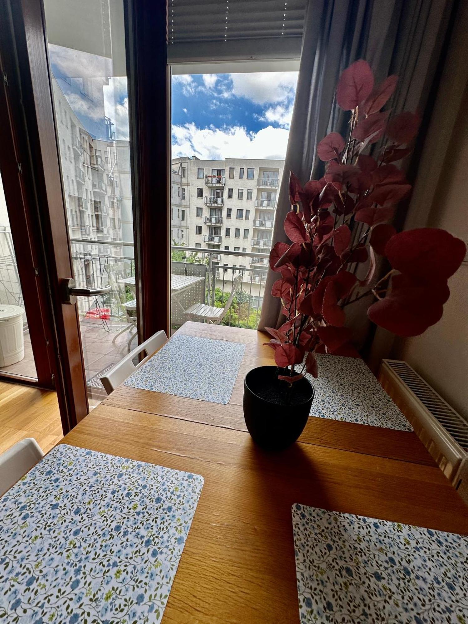 Central Apartment With Balcony Budapesta Exterior foto