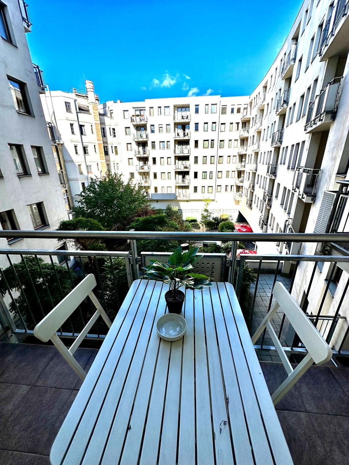 Central Apartment With Balcony Budapesta Exterior foto